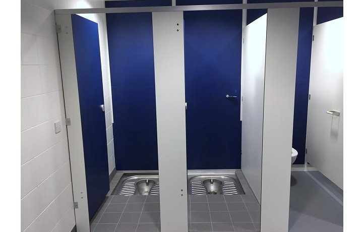 shower cubicles for leisure industry